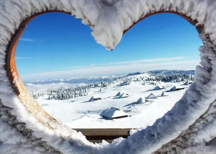 Koca Zlatorog - Velika Planina *